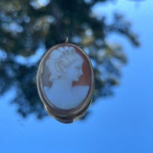 14kt bezel cameo